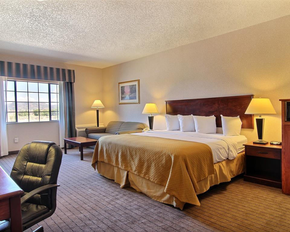 Quality Inn & Suites Grants - I-40 Exteriér fotografie